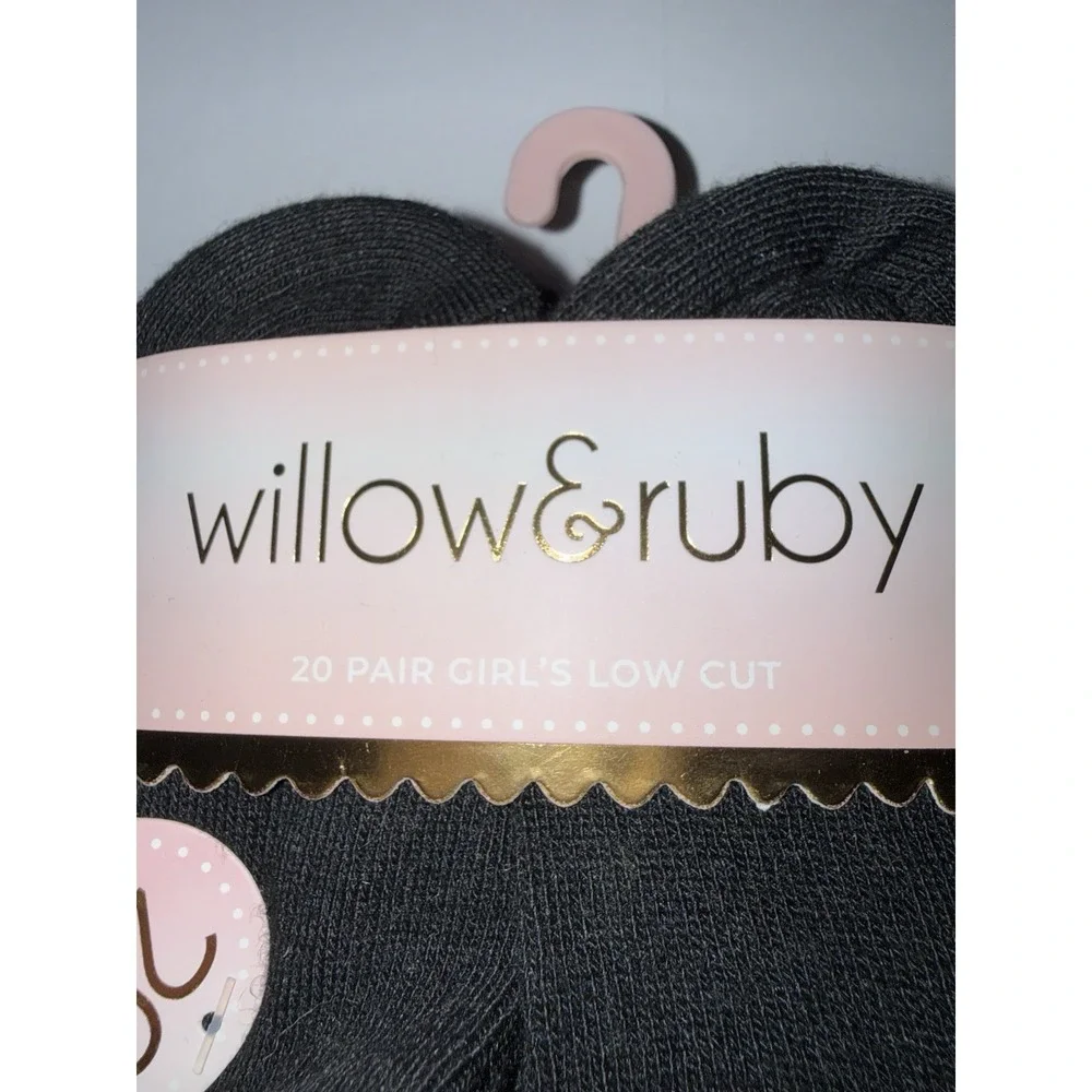 Willow & Ruby Girls 20 Pair Low Cut Ankle Socks Black Size 7-10 NIP Wicking NWT